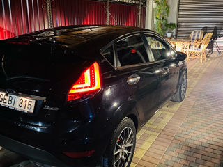 Ford Fiesta 5D