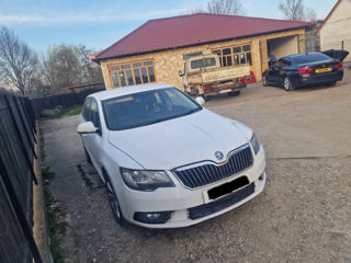 Skoda Superb foto 2