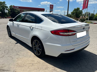 Ford Fusion foto 2