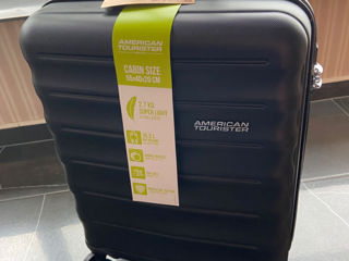 Чемодан American Tourister - Черный. foto 2