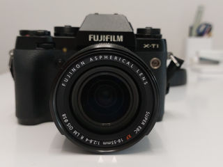 Fujifilm X-T1 cu obiectiv 18-55mm = 10 000 Lei