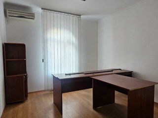 Oficiu 220 m2 / Centru / str.Bucuresti foto 9