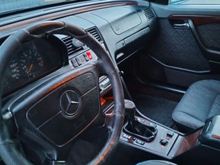 Mercedes C-Class foto 5