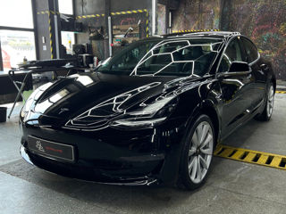 Tesla Model 3 foto 2