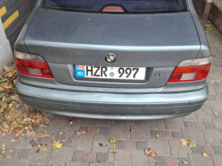 BMW 5 Series foto 2