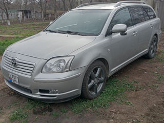 Toyota Avensis foto 1