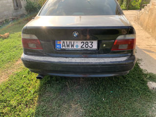 BMW 5 Series foto 3