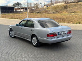 Mercedes E-Class foto 2