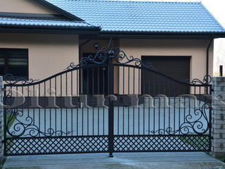 Porți,  balustrade,garduri, copertine, gratii , uși metalice și alte confecții din fier forjat. foto 5