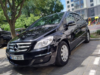 Mercedes B-Class foto 2