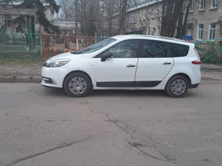 Renault Grand Scenic foto 2