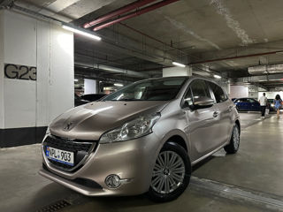 Peugeot 208 foto 6