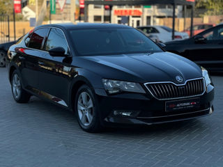 Skoda Superb foto 2