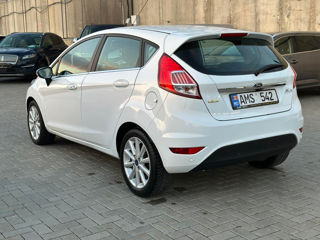 Ford Fiesta foto 3