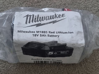 Батарея Milwaukee  18 V.5 ампер новые,оригинал