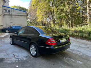 Mercedes E-Class foto 3