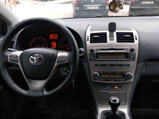 Toyota Avensis foto 6