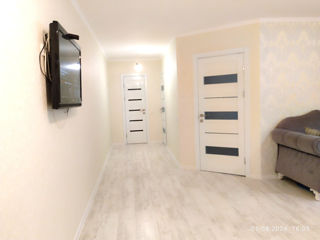 Apartament cu 2 camere, 55 m², Botanica, Chișinău foto 3