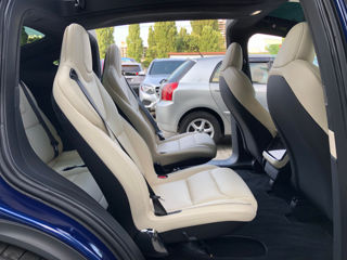 Tesla Model X foto 12