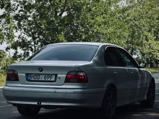 BMW 5 Series foto 6