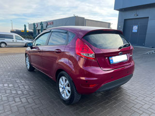 Ford Fiesta foto 4