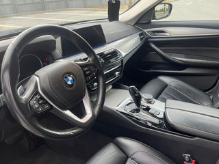 BMW 5 Series foto 8