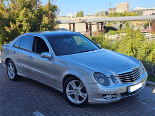 Mercedes E-Class foto 1