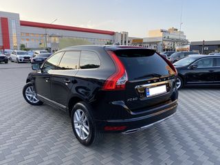 Volvo XC60 foto 2