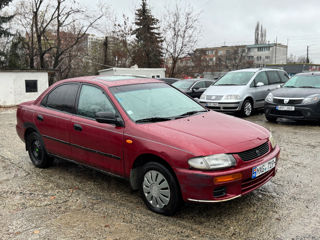 Mazda 323 foto 3