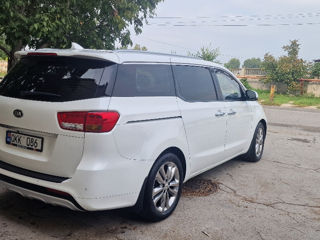 KIA Carnival foto 4