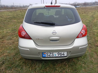 Nissan Tiida foto 3