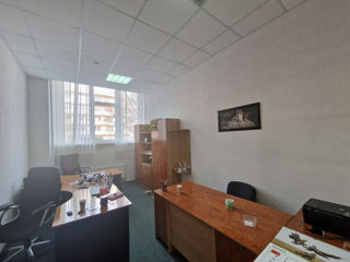 Chirie oficiu, Centru, 21mp, 300€ foto 1