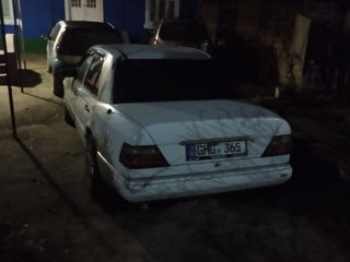 Mercedes Series (W124) foto 2