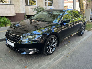 Skoda Superb foto 2