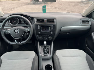 Volkswagen Jetta foto 5