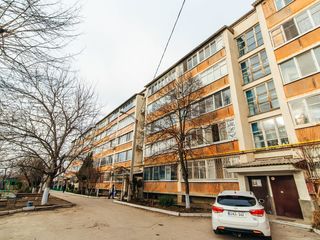 2-х комнатная квартира, 46 м², Буюканы, Кишинёв