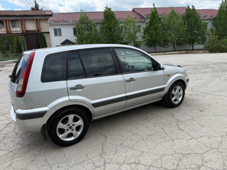 Ford Fusion foto 3