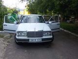 Mercedes Series (W124) foto 1