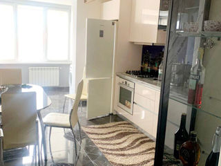 Apartament cu 2 camere, 77 m², Buiucani, Chișinău foto 8