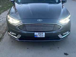 Ford Fusion foto 4