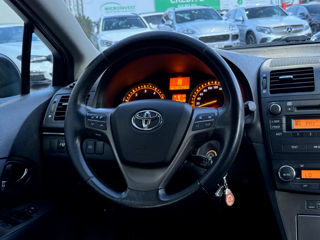 Toyota Avensis foto 9