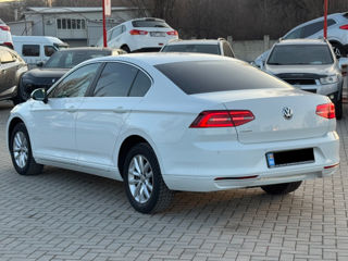 Volkswagen Passat foto 3