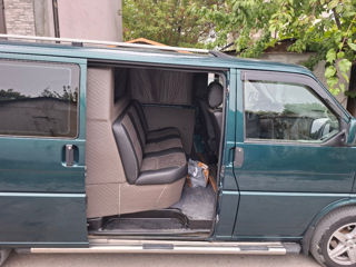 Volkswagen Caravelle foto 3