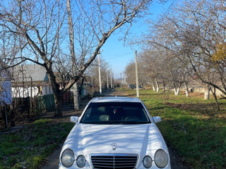 Mercedes E-Class foto 9