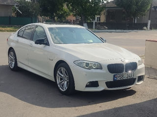 BMW 5 Series foto 1