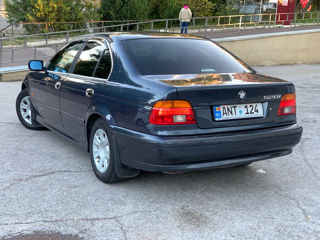 BMW 5 Series foto 4