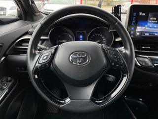 Toyota C-HR foto 9