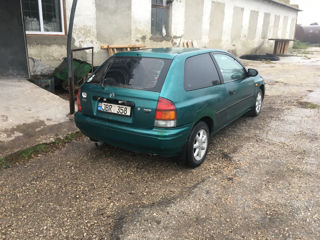 Mazda 323 foto 3