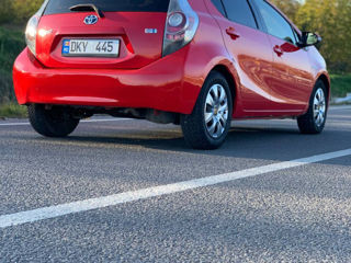 Toyota Prius c foto 4