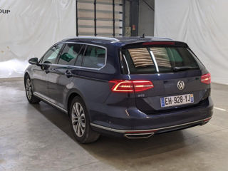 Volkswagen Passat foto 2